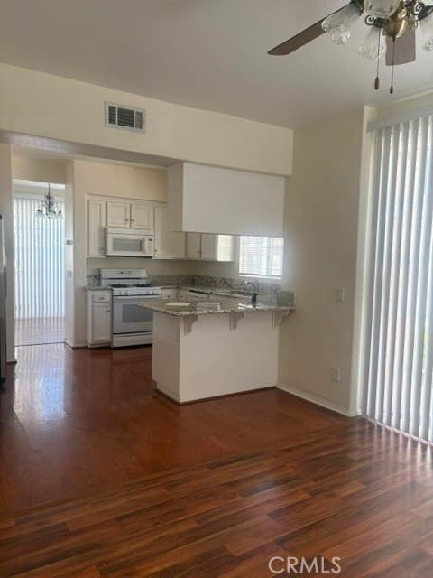 Home at 464 Middlebury Court, Claremont — photo 5 of 12