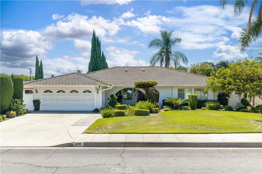 Home at 430 W Winnie Way, Arcadia — photo 1 of 12