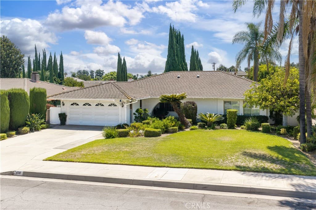 Home at 430 W Winnie Way, Arcadia — photo 2 of 12