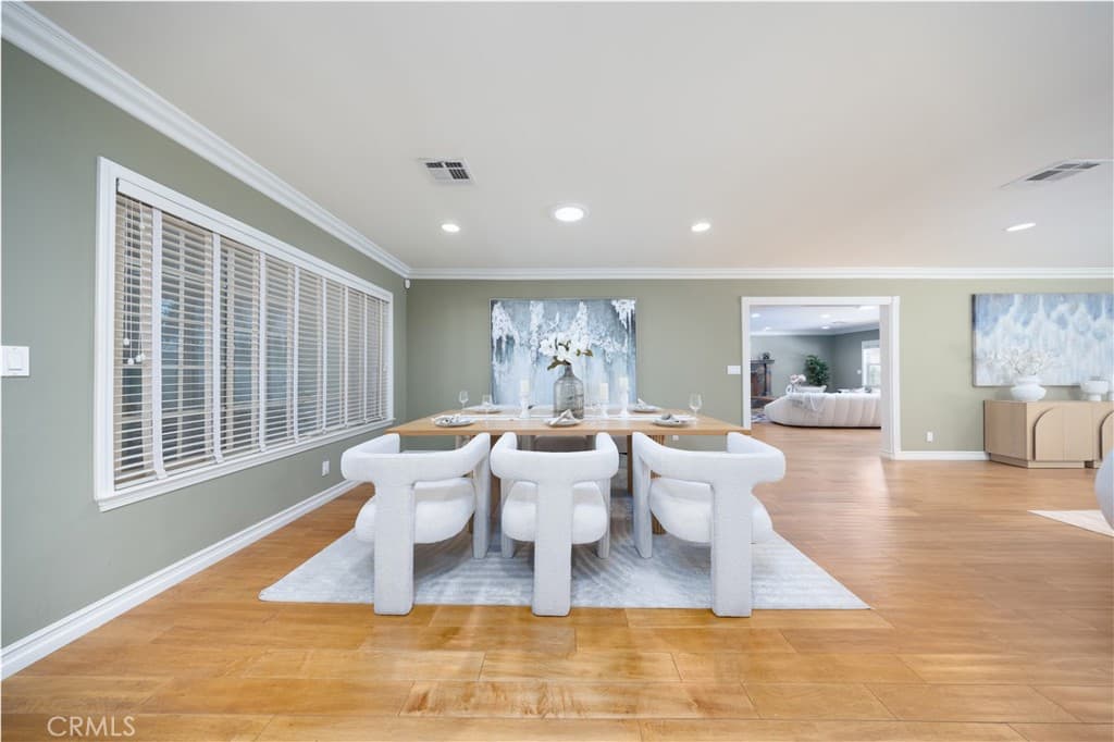 Home at 430 W Winnie Way, Arcadia — photo 4 of 12