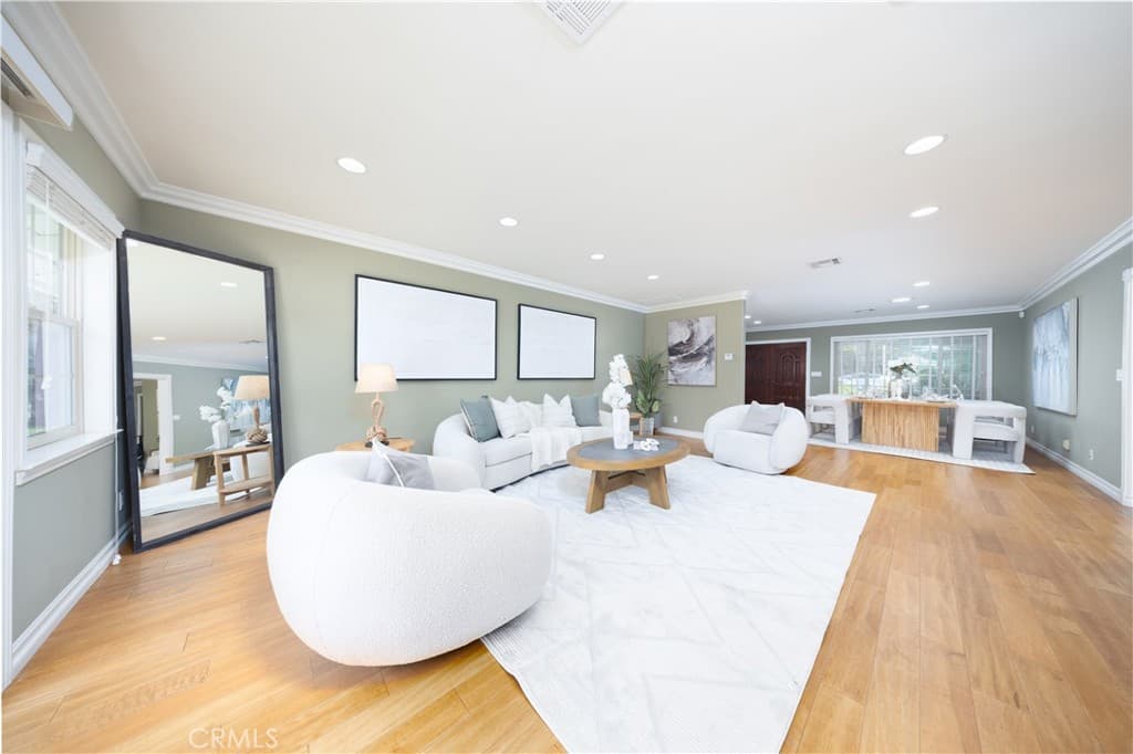 Home at 430 W Winnie Way, Arcadia — photo 9 of 12