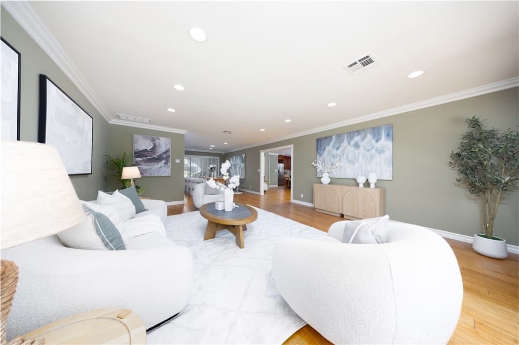 Home at 430 W Winnie Way, Arcadia — photo 10 of 12