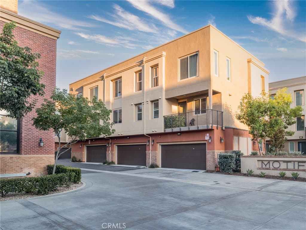 Condo at 422 W Route 66 47, Glendora — photo 1 of 12