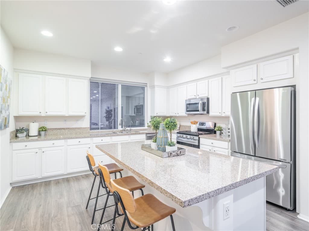 Condo at 422 W Route 66 47, Glendora — photo 11 of 12
