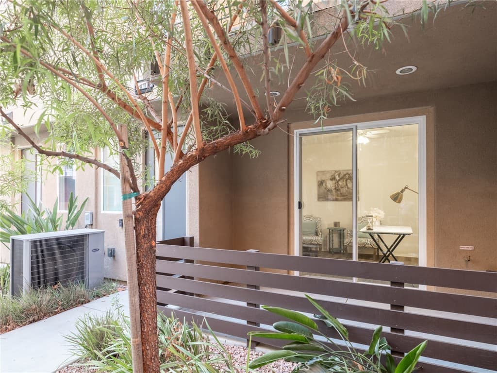 Condo at 422 W Route 66 47, Glendora — photo 4 of 12