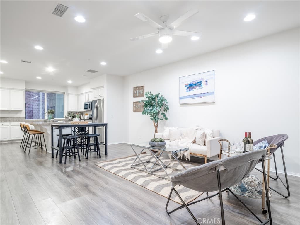 Condo at 422 W Route 66 47, Glendora — photo 8 of 12