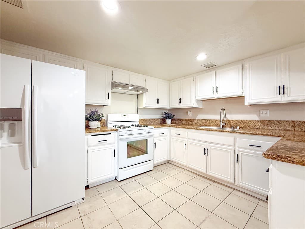 Condo at 1034 E Romney Drive, Diamond Bar — photo 4 of 12