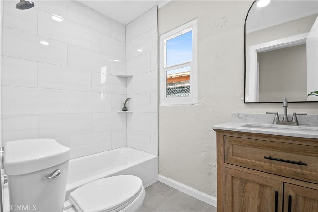 Home at 1647 S Huntington Street, Pomona — photo 10 of 12
