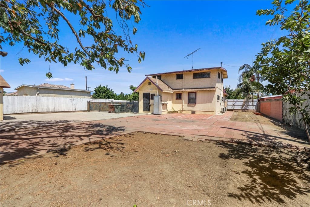 Home at 12404 Poinsettia, El Monte — photo 3 of 12
