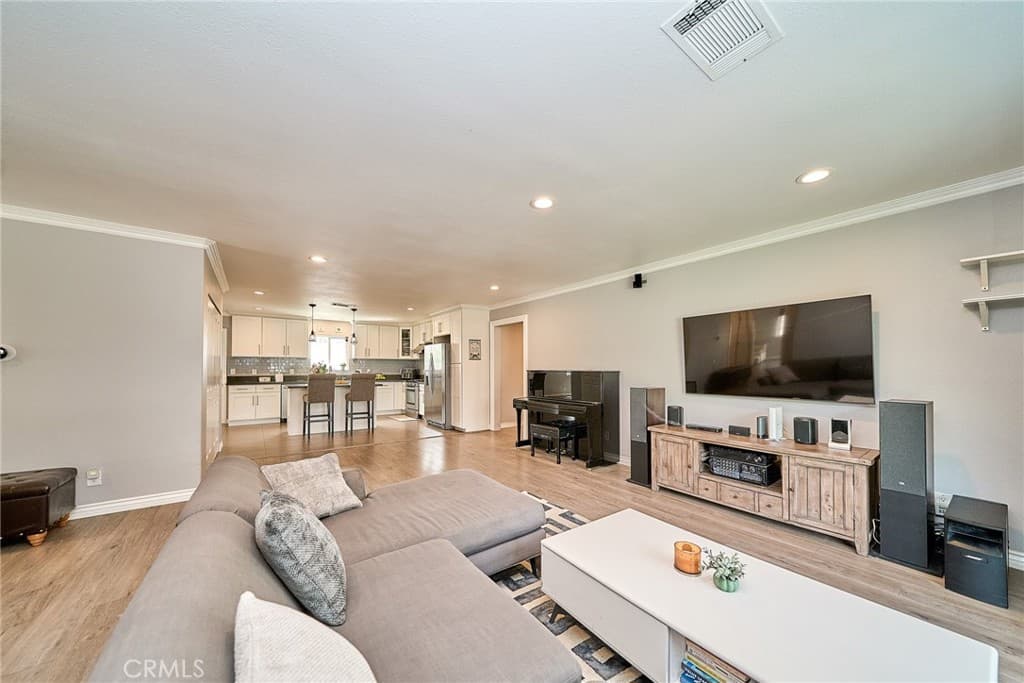 Home at 122 E El Norte, Monrovia — photo 11 of 12