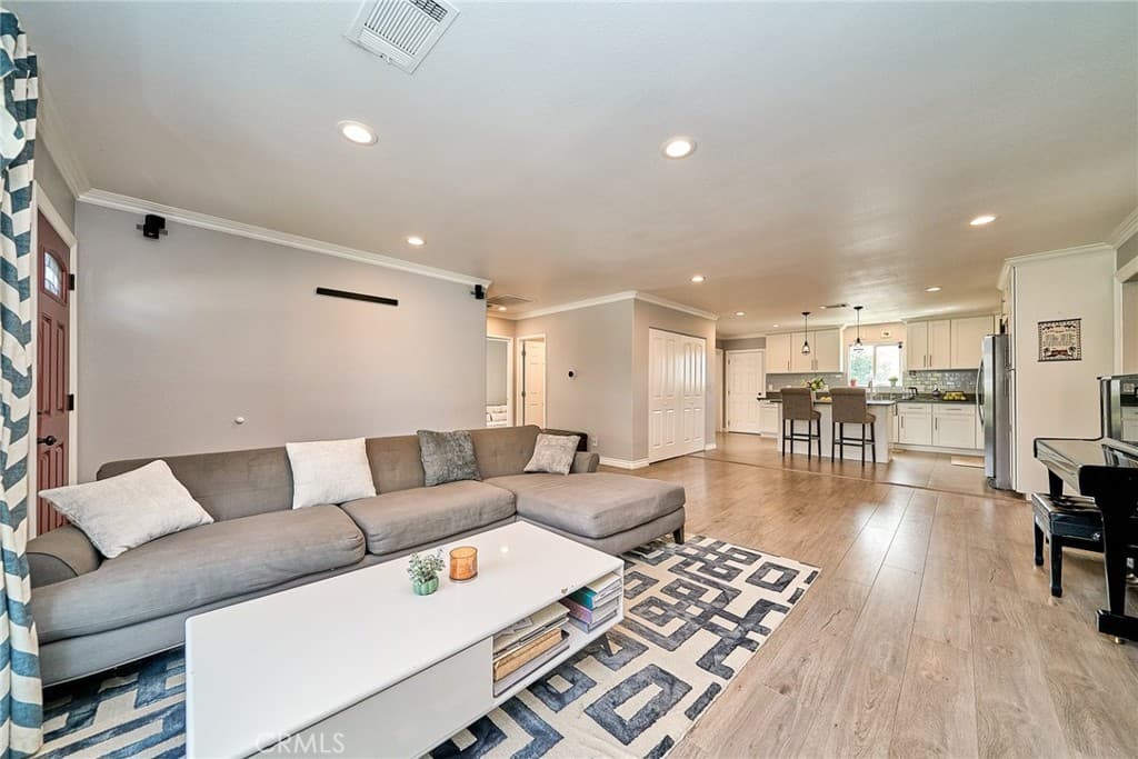 Home at 122 E El Norte, Monrovia — photo 4 of 12