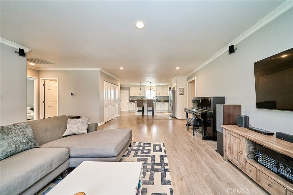 Home at 122 E El Norte, Monrovia — photo 6 of 12