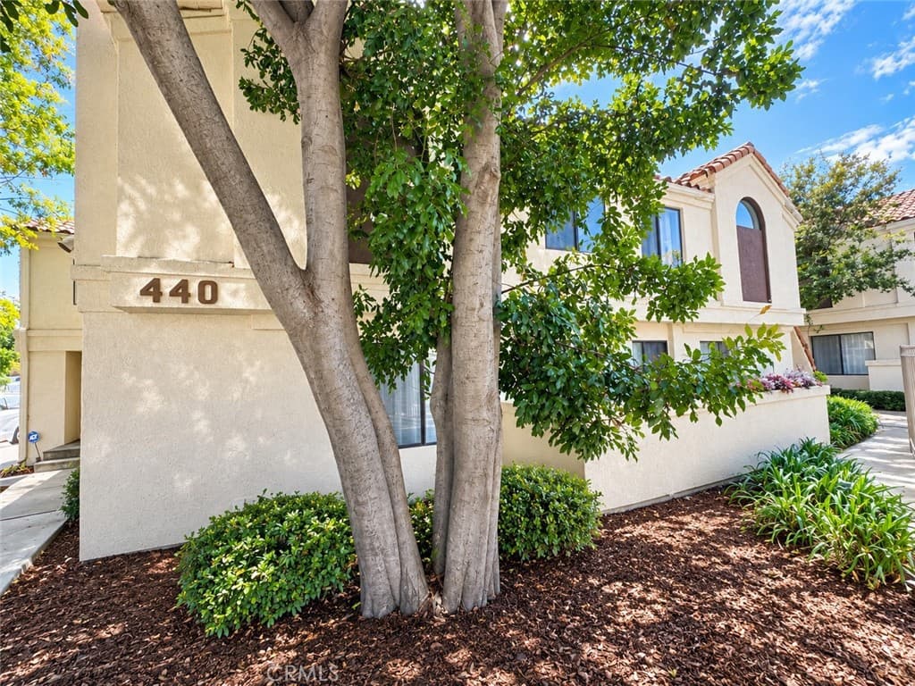 Townhouse at 440 Anderwood Court, Pomona — photo 1 of 12