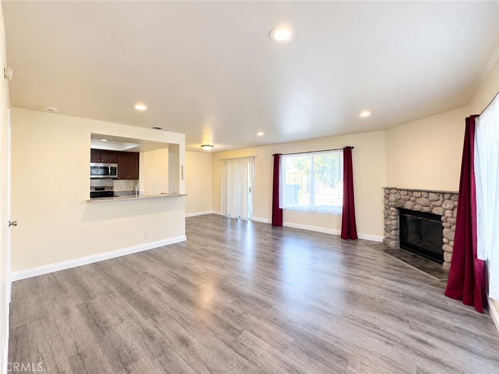 Townhouse at 440 Anderwood Court, Pomona — photo 4 of 12