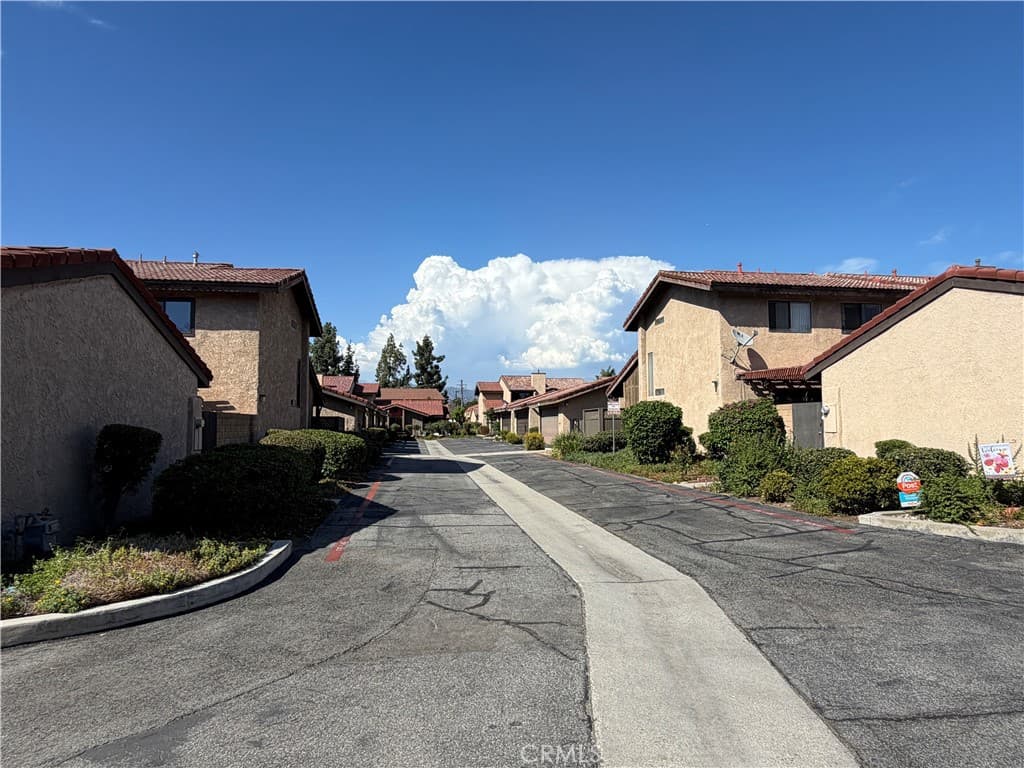 Townhouse at 149 S Hollenbeck Avenue, Covina — photo 8 of 12