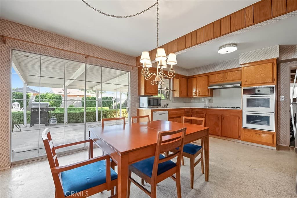 Home at 2122 Saticoy, Pomona — photo 11 of 12