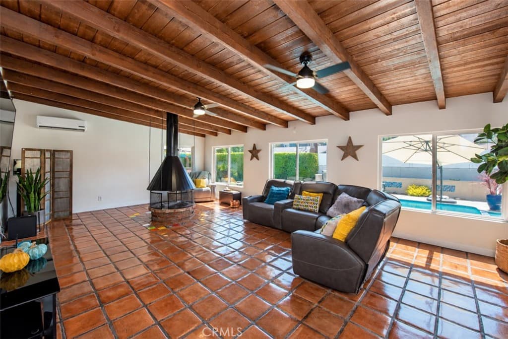 Home at 556 N Billow, San Dimas — photo 4 of 12