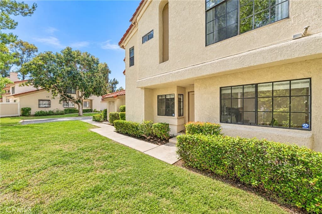Condo at 22915 Colombard, Diamond Bar — photo 3 of 12