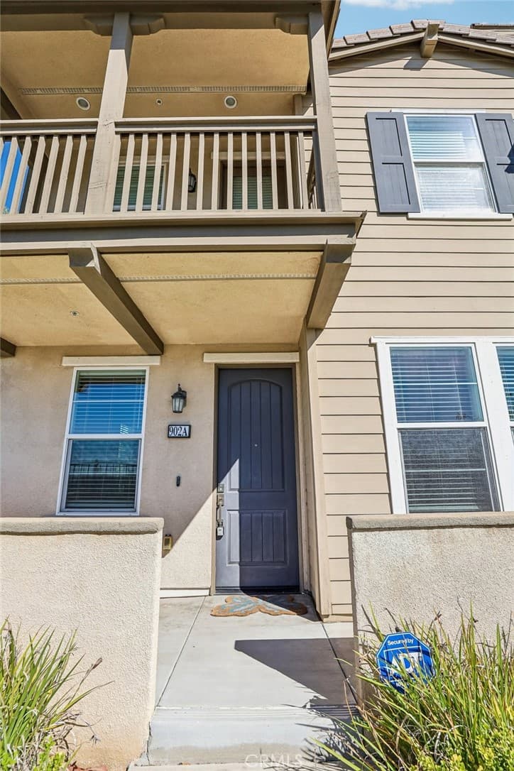 Townhouse at 902 N Botanica Lane A, Azusa — photo 2 of 12