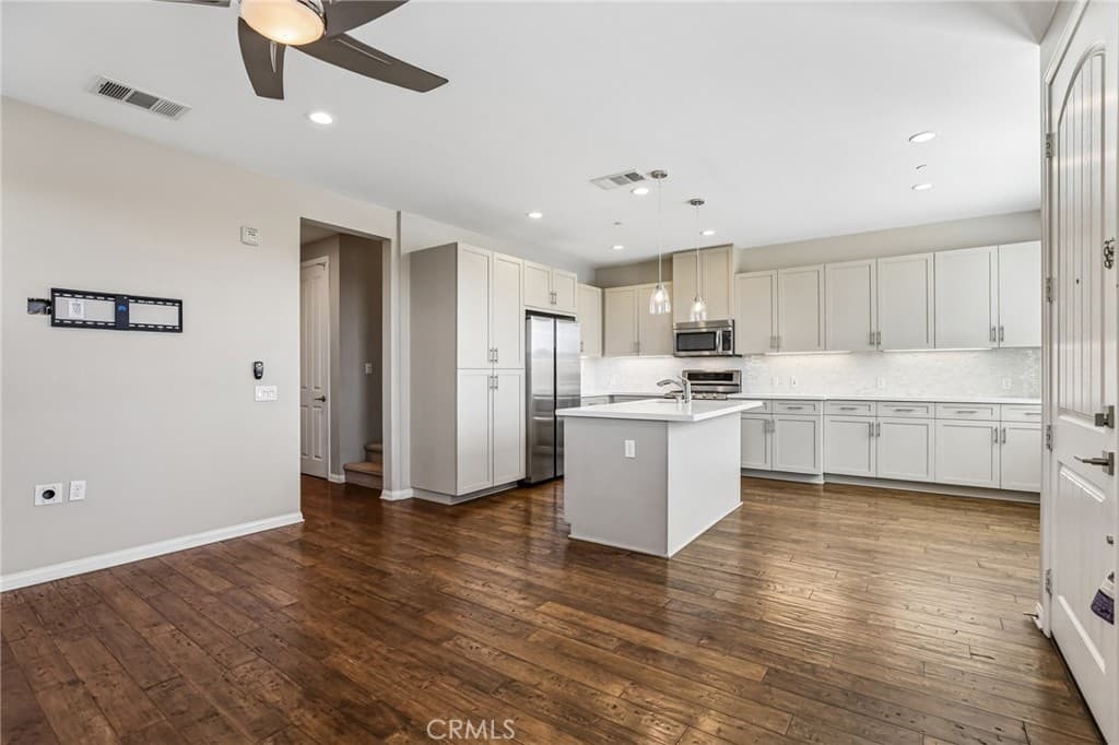 Townhouse at 902 N Botanica Lane A, Azusa — photo 11 of 12