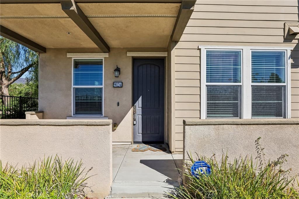 Townhouse at 902 N Botanica Lane A, Azusa — photo 4 of 12