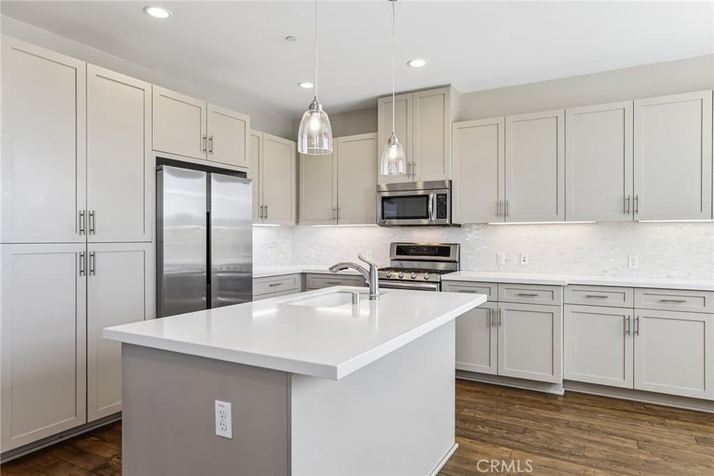 Townhouse at 902 N Botanica Lane A, Azusa — photo 6 of 12