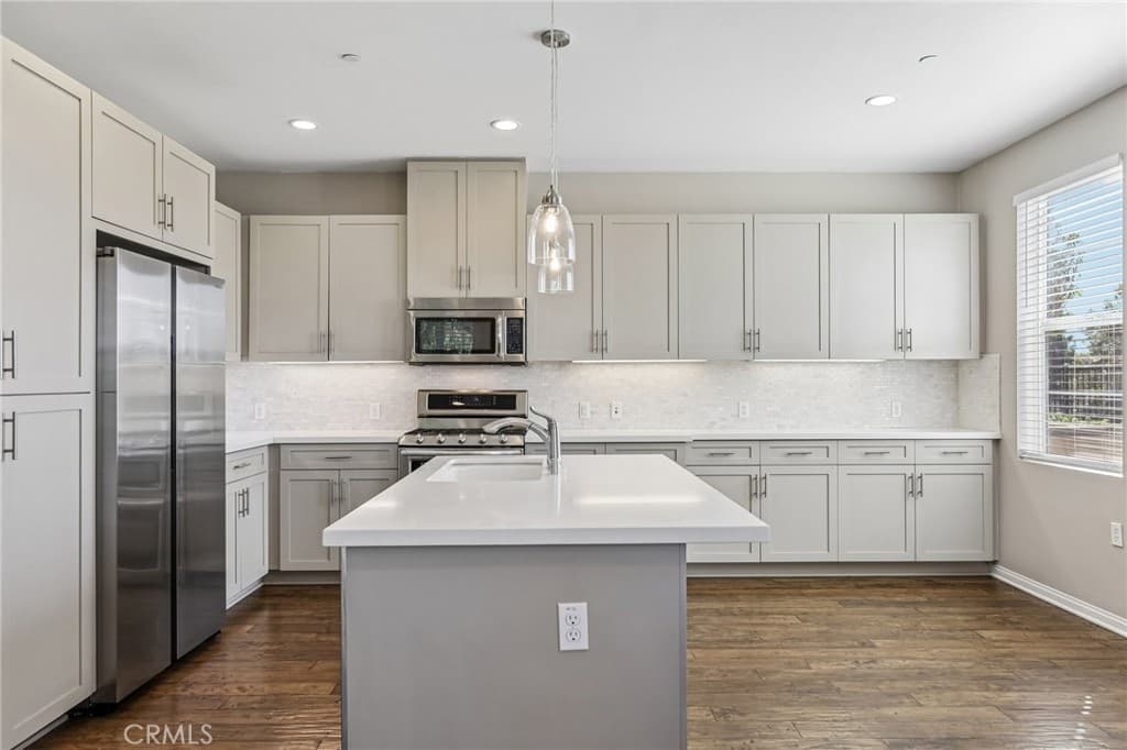 Townhouse at 902 N Botanica Lane A, Azusa — photo 8 of 12