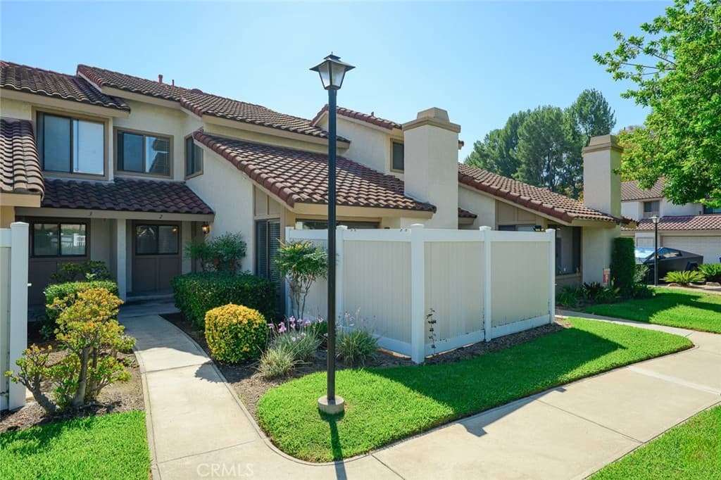 Townhouse at 23001 Paseo De Terrado, Diamond Bar — photo 1 of 12