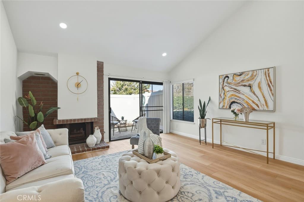 Townhouse at 23001 Paseo De Terrado, Diamond Bar — photo 6 of 12