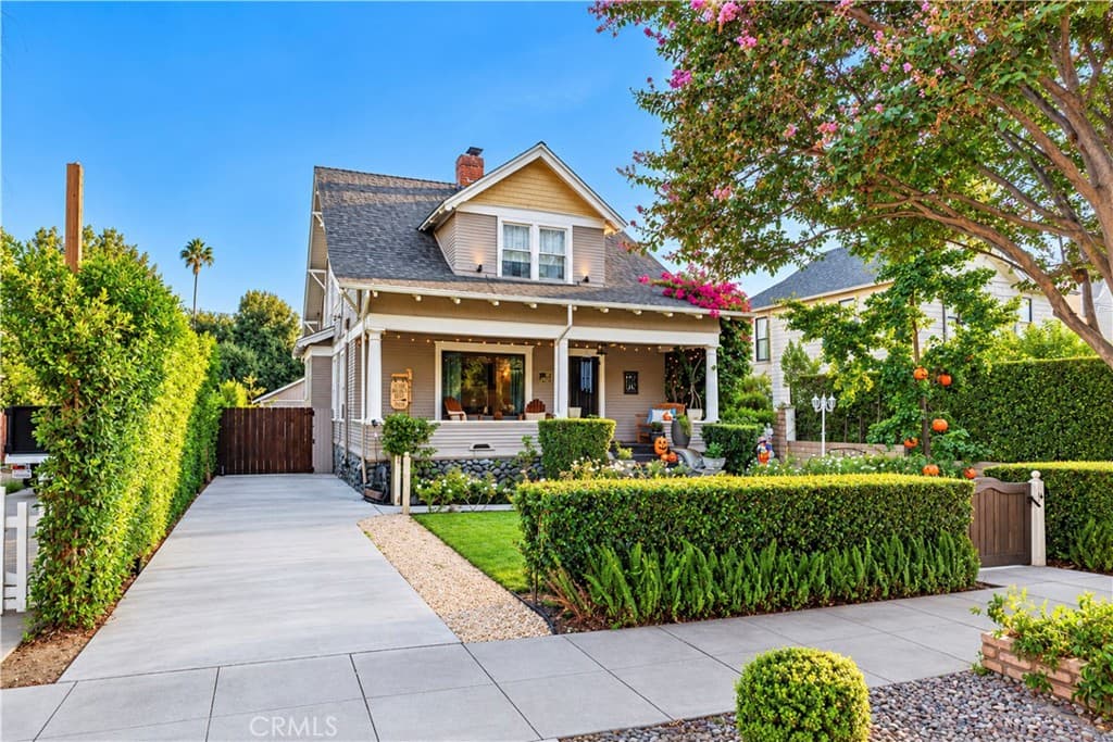Home at 410 E Alvarado, Pomona — photo 2 of 12