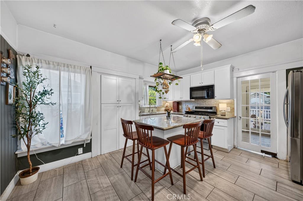 Home at 410 E Alvarado, Pomona — photo 8 of 12