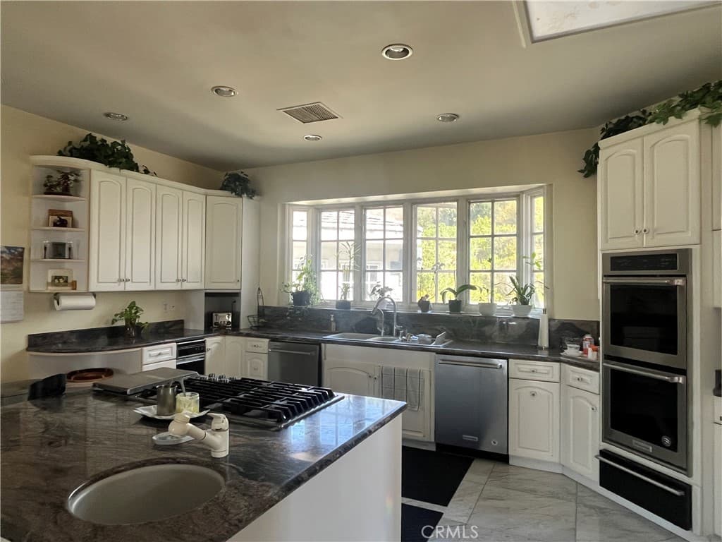 Home at 20927 Gartel, Walnut — photo 4 of 10