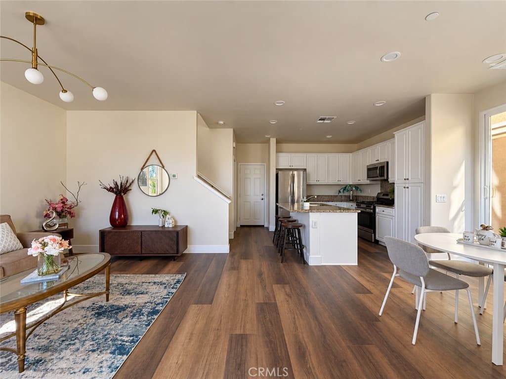 Townhouse at 726 Banyan, Pomona — photo 4 of 12