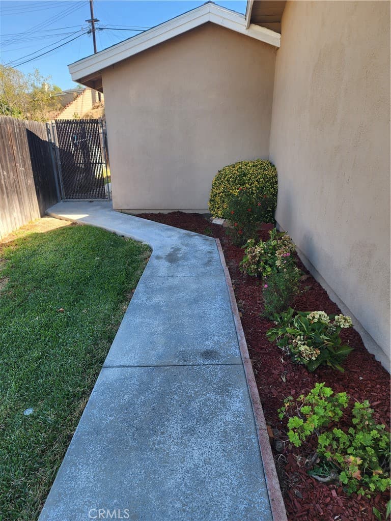 Home at 3516 S WHITINGHAM Drive, West Covina — photo 4 of 12