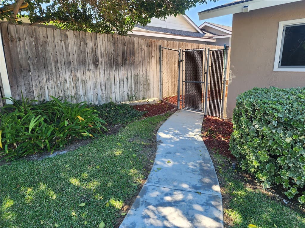 Home at 3516 S WHITINGHAM Drive, West Covina — photo 7 of 12