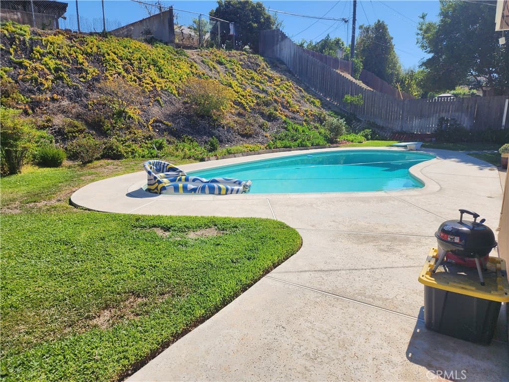 Home at 3516 S WHITINGHAM Drive, West Covina — photo 10 of 12