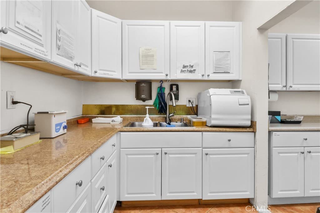 Home at 125 W ROUTE 66, Glendora — photo 11 of 12