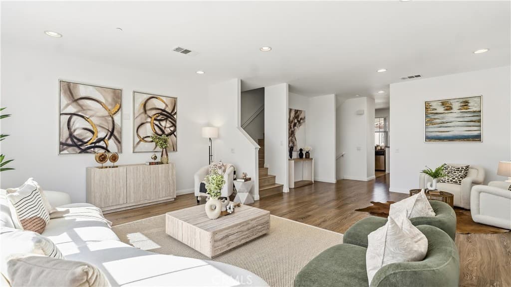 Townhouse at 827 The Promenade F, Azusa — photo 7 of 12