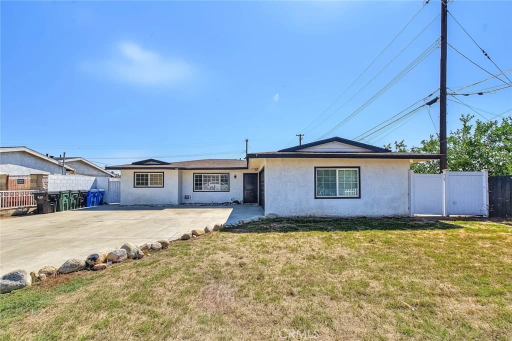 Home at 726 W Franklin, Pomona — photo 2 of 12