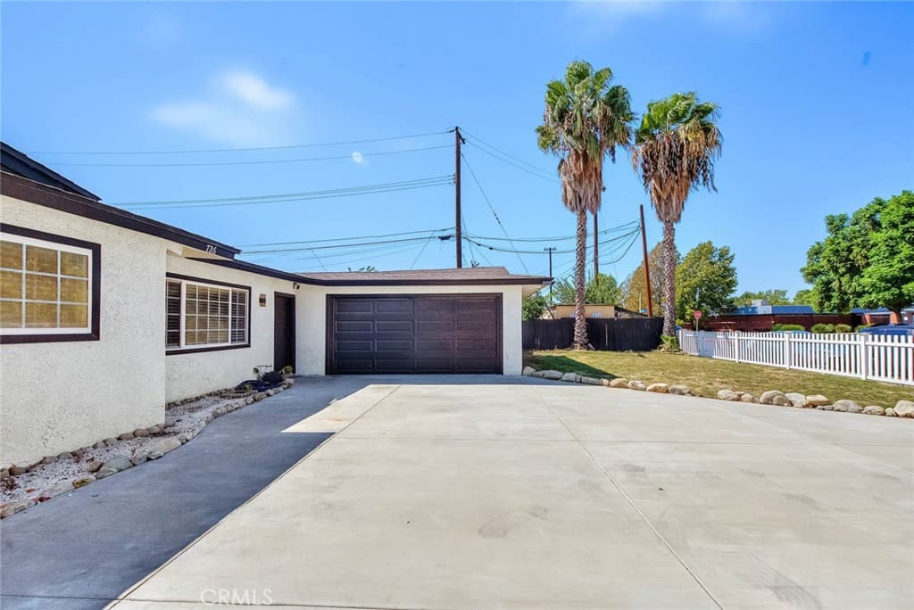 Home at 726 W Franklin, Pomona — photo 5 of 12