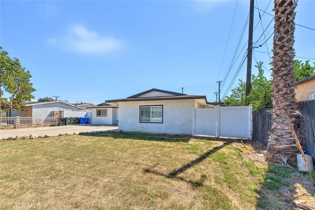 Home at 726 W Franklin, Pomona — photo 7 of 12