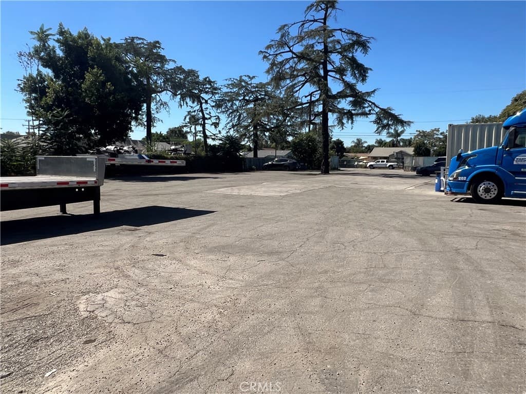 Commercial at 11253 Roswell, Pomona — photo 11 of 11