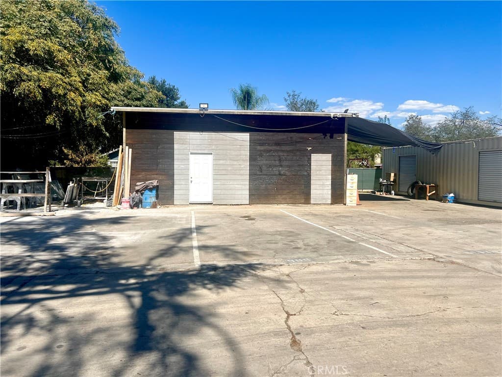 Commercial at 11253 Roswell, Pomona — photo 4 of 11