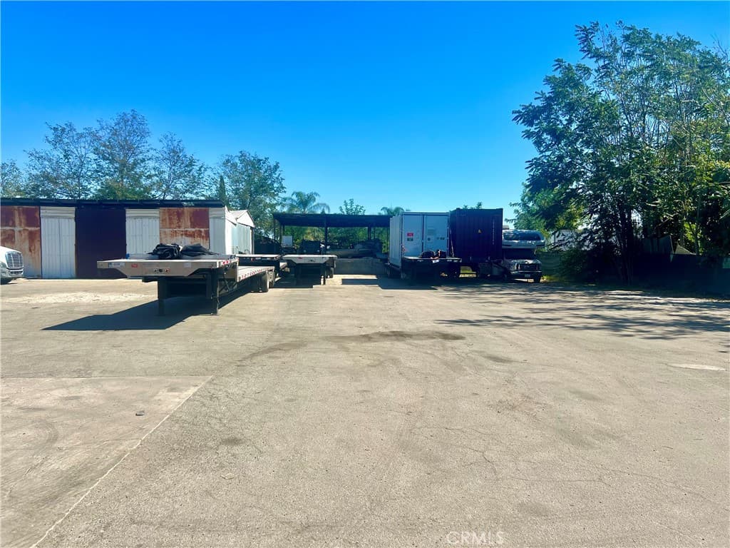 Commercial at 11253 Roswell, Pomona — photo 8 of 11