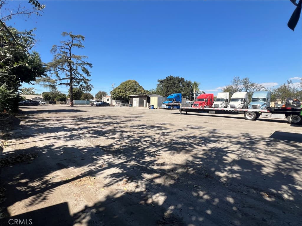 Commercial at 11253 Roswell, Pomona — photo 9 of 11