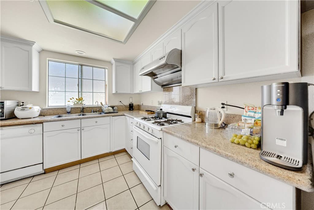 Home at 11139 Elliott, South El Monte — photo 12 of 12