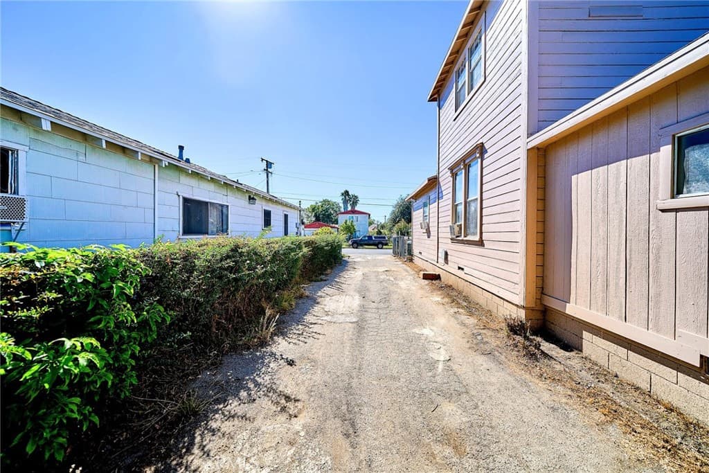 Commercial at 897 W Monterey, Pomona — photo 12 of 12