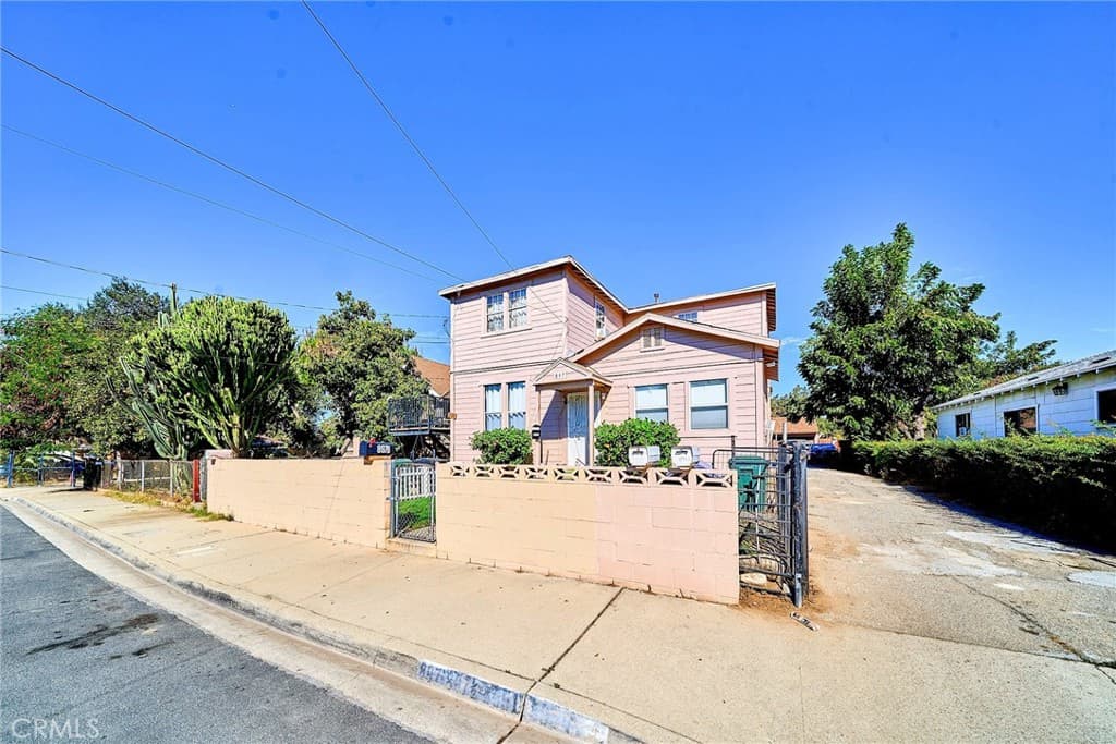 Commercial at 897 W Monterey, Pomona — photo 9 of 12