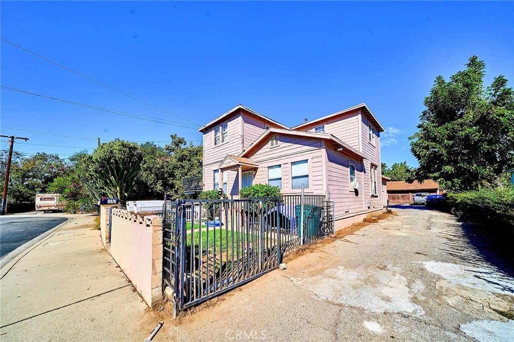 Commercial at 897 W Monterey, Pomona — photo 10 of 12