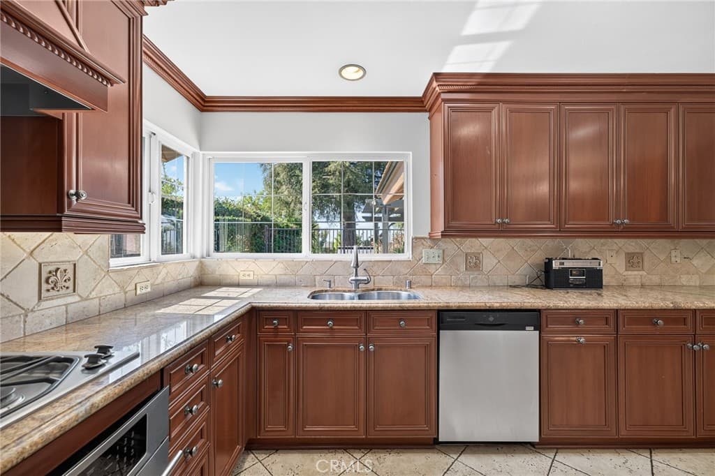 Home at 1615 Calle De Armonia, San Dimas — photo 10 of 12